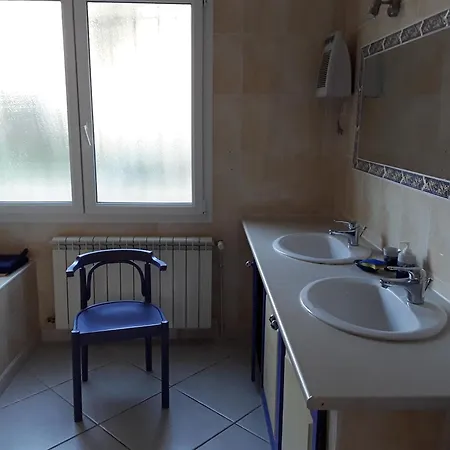 Διαμέρισμα Rez De Raphael